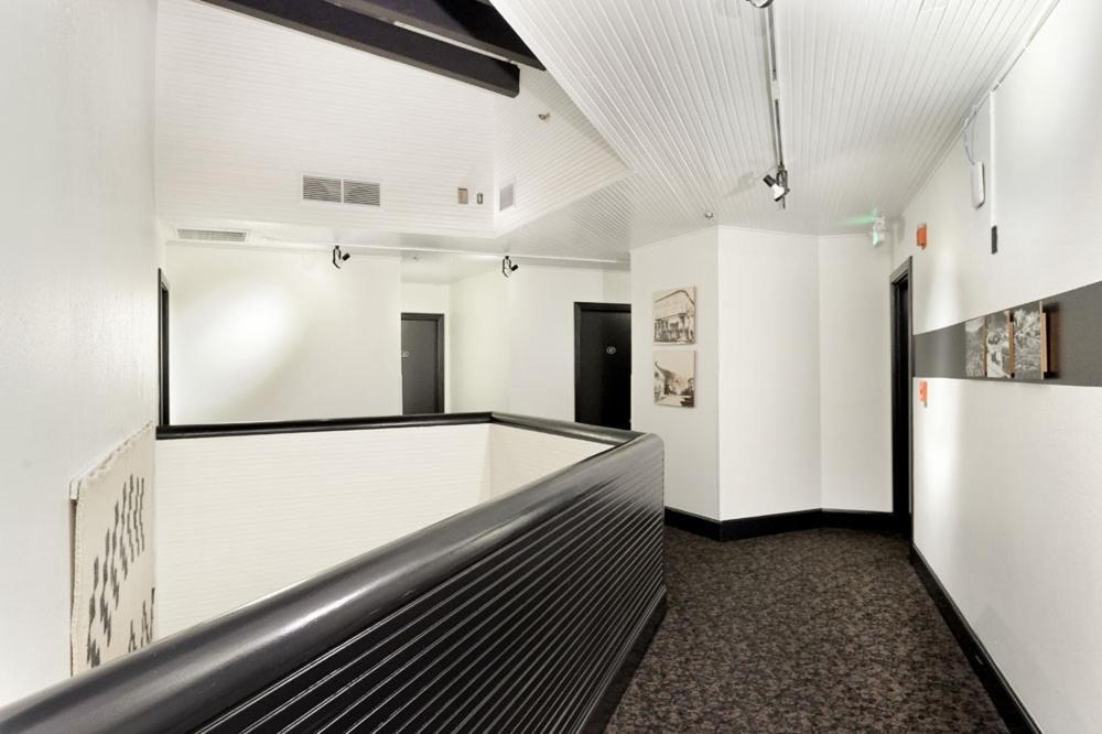Independence Square 213, Spacious Hotel Room With 2 Queen Beds, Wet Bar, And Sitting Area Aspen Dış mekan fotoğraf